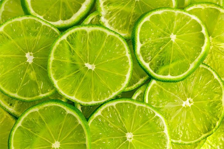 Chuẩn bị dụng cụ tẩy sáp nến