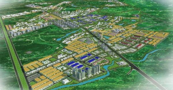 Người dân xem thông tin quy hoạch đất đai tại UBND xã