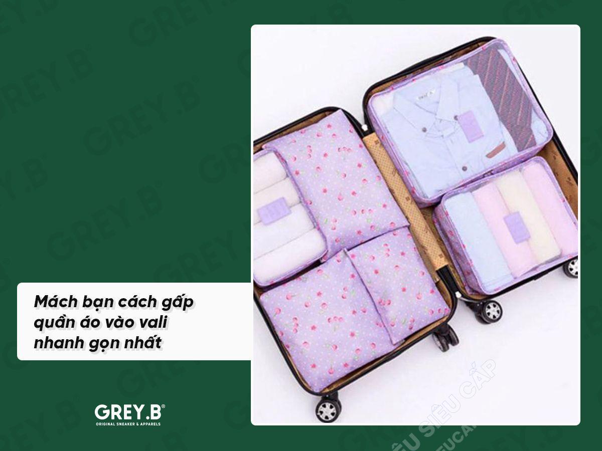 Vali quần áo lộn xộn trước chuyến đi